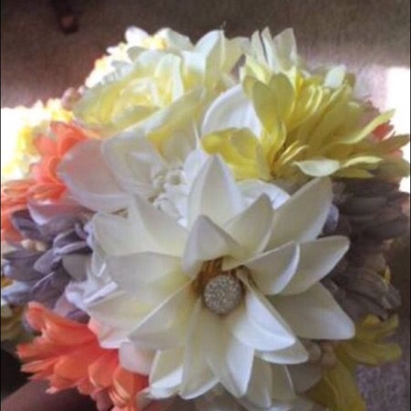Bouquets - Picture 2 of 3
